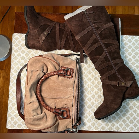 NWT🌷”Me Too” suede wedge boots - Picture 4 of 7